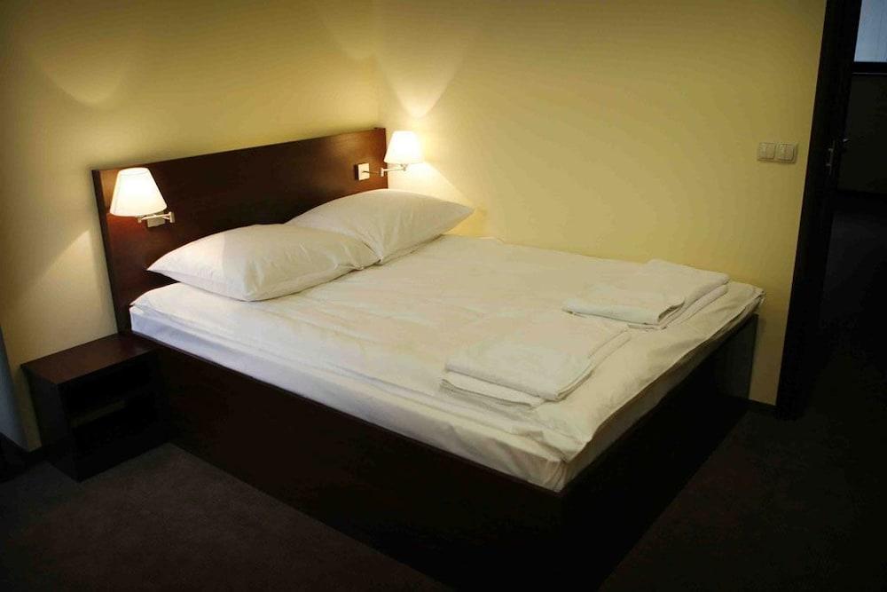 קרקוב Atlantic Aparthotel מראה חיצוני תמונה