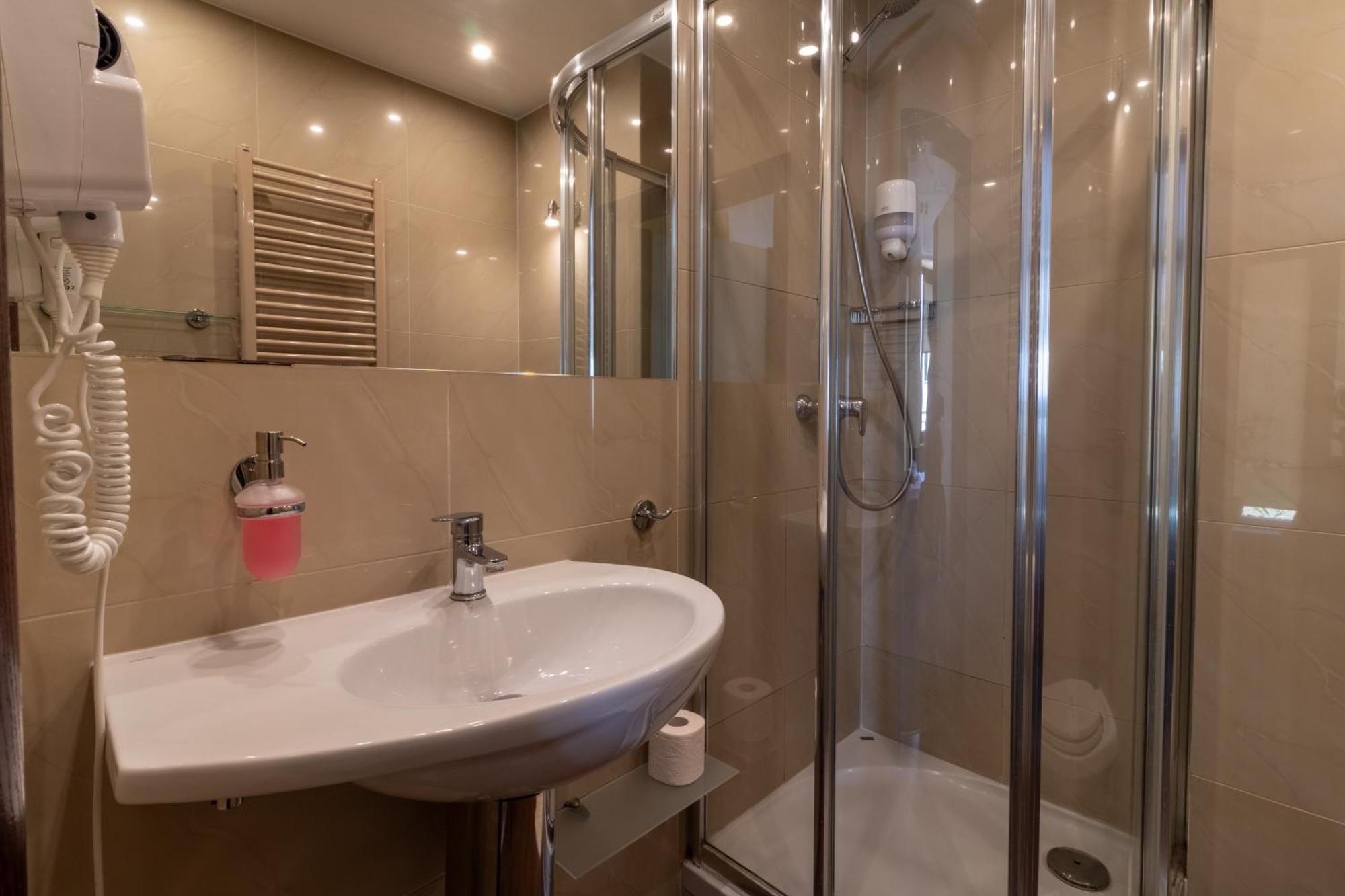 קרקוב Atlantic Aparthotel מראה חיצוני תמונה
